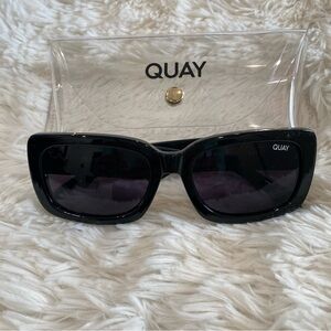 Sunglasses QUAY YADA YADA style.